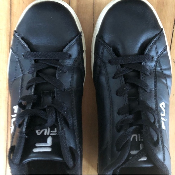 VINTAGE Fila Faux Leather Black Low Top Sneakers Size 7 - Picture 6 of 10